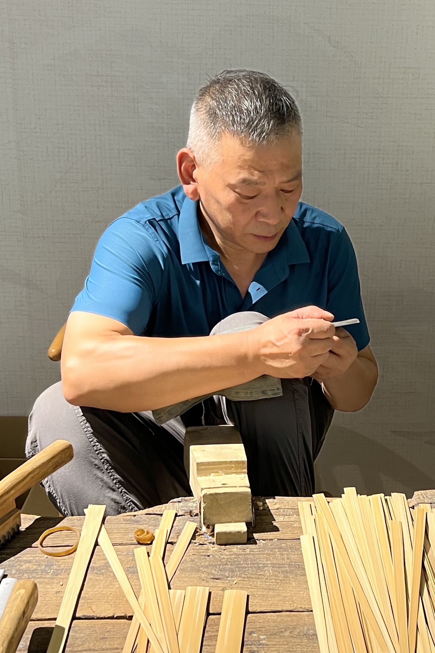 储诚业